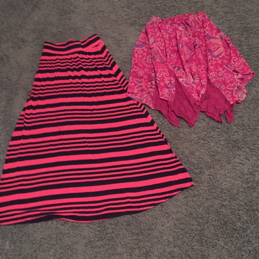 🎊Girl’s 2 Piece skirt bundle size Medium🎊